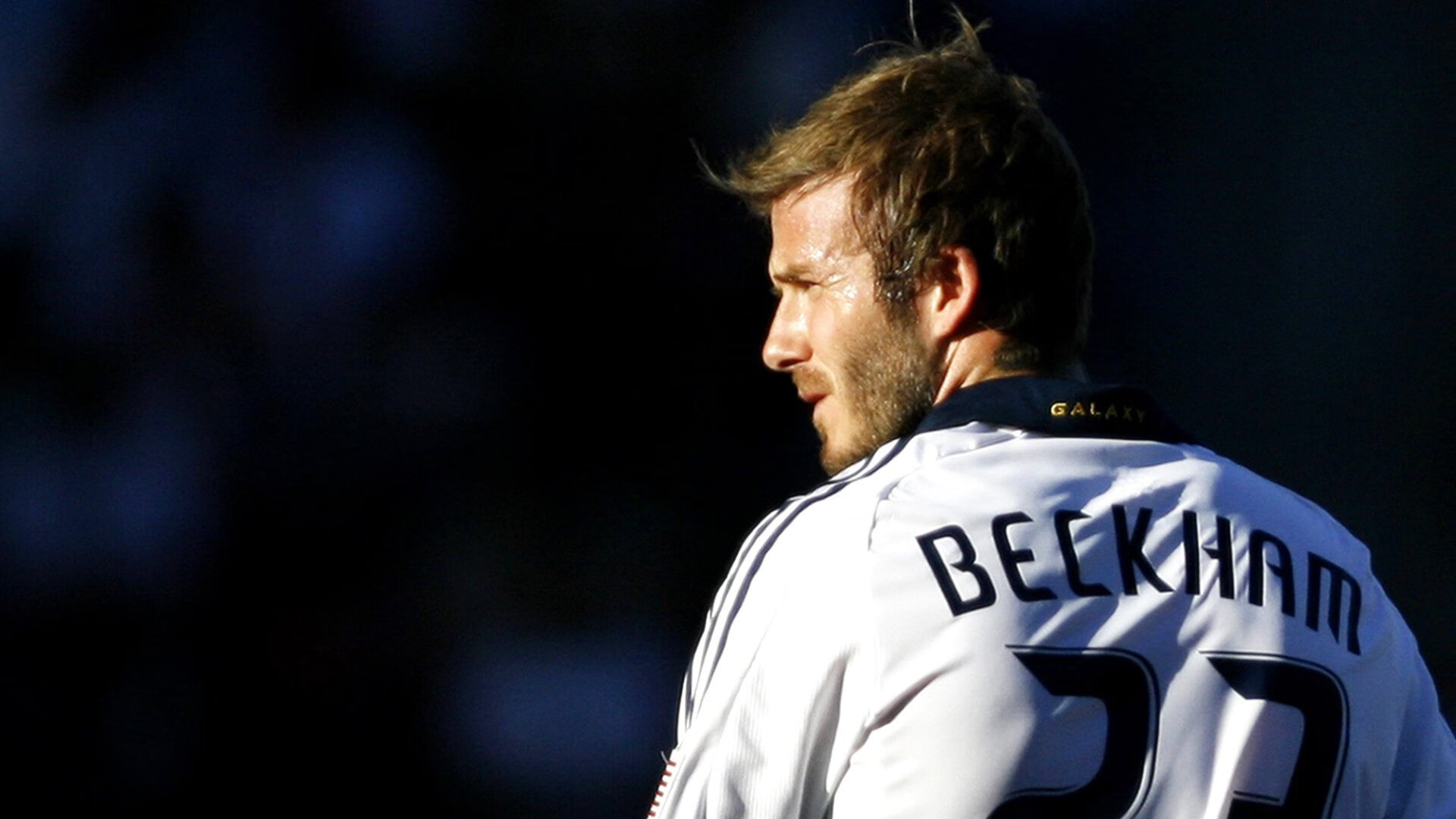 开云官方平台-新规则对战术布局的冲击：球队如何迎难而上？，足球战术性犯规